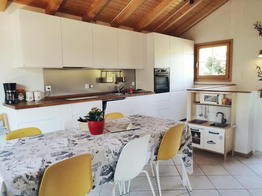 Confortable Chalet Avec Magnifique Vue En Gruyere. 沙尔梅 外观 照片