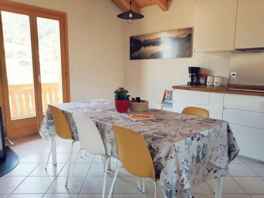 Confortable Chalet Avec Magnifique Vue En Gruyere. 沙尔梅 外观 照片